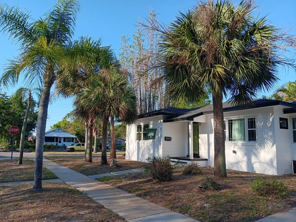 Custom outdoor landscaping in St. Petersburg, FL - Lines Lawn & Landscaping