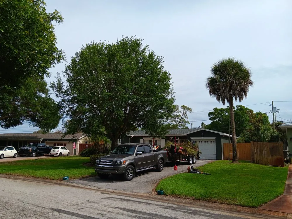 Top-rated lawn mowing service experts serving St. Petersburg, FL - Lines Lawn & Landscaping