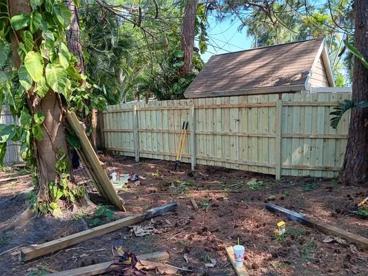 Lines Lawn & Landscaping Logo