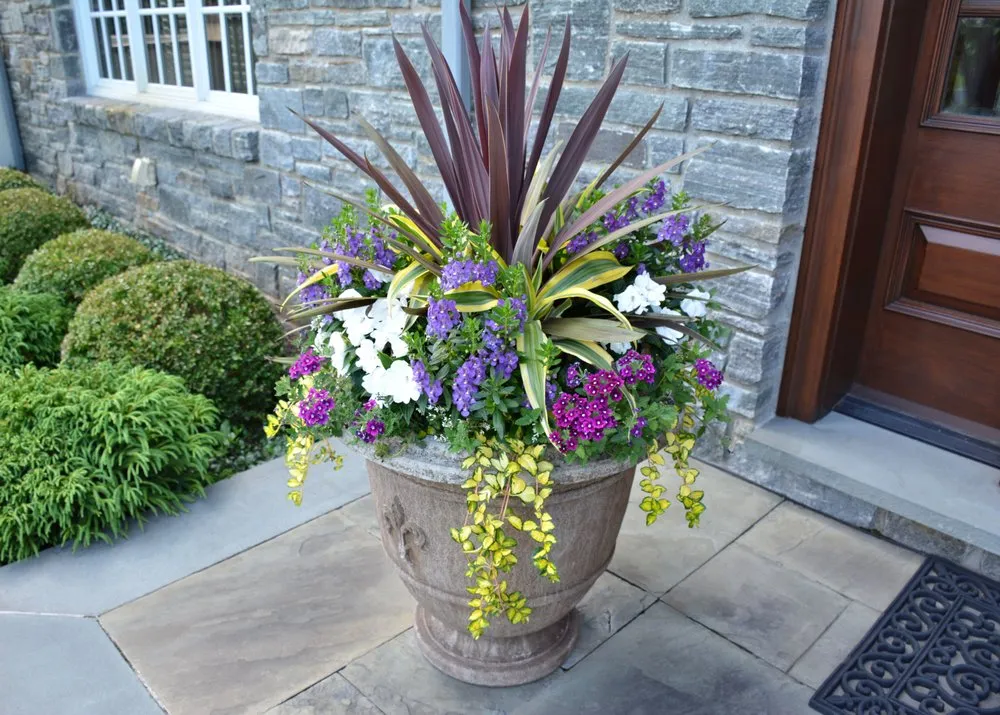 Local garden landscaping experts serving Chalfont, PA - Lingo Group