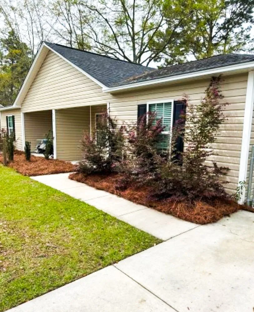 Trusted lawn care service experts serving Florence, SC - Linhale Landscaping & Lawn Care