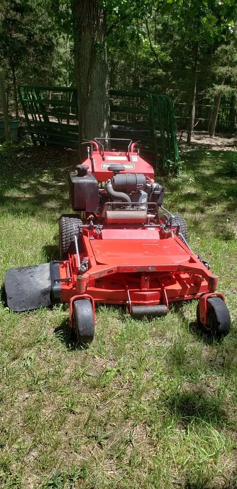 Professional yard cleanup service in Saint Clair, MO by Linhoff Lawn