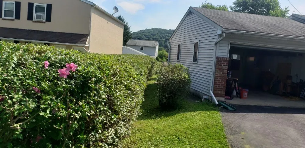 Trusted yard maintenance near you across Catasauqua, PA - Links Lawn Care