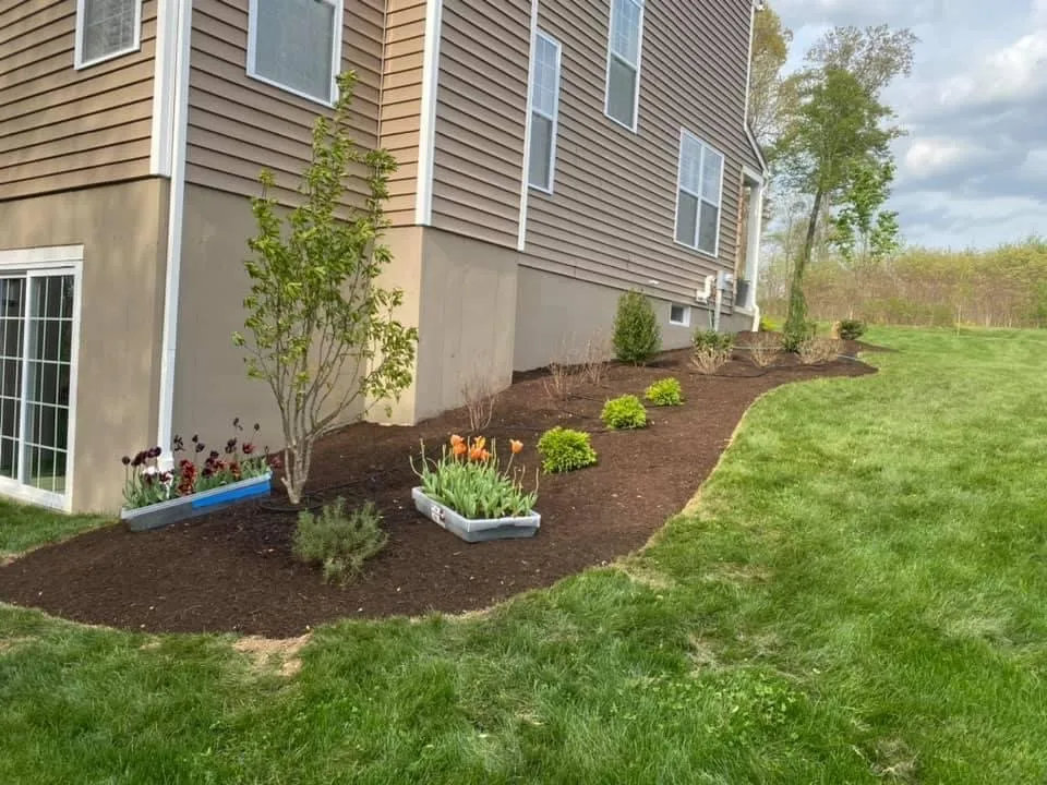 Trusted lawn mowing service experts serving Coatesville, PA - Links Lawn Care