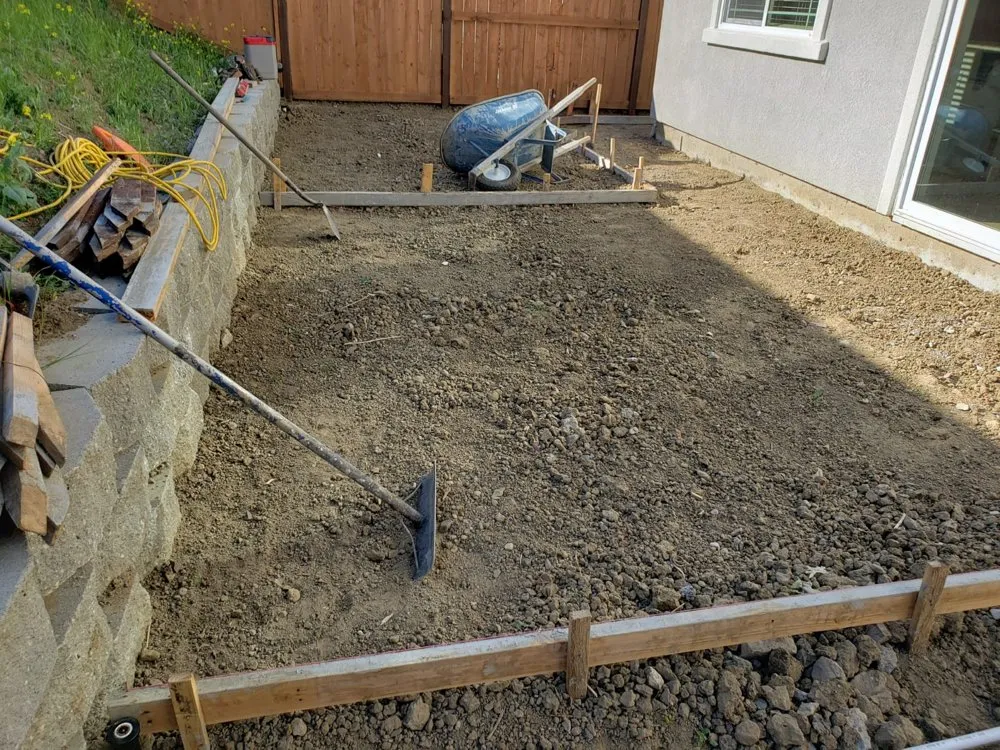 Professional yard maintenance in Fairfield, CA by Lino Vidales