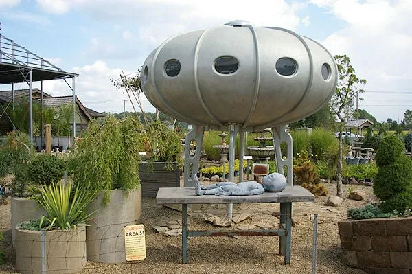 Professional yard cleanup service experts serving Elkhart, IN - Linton's Enchanted Gardens