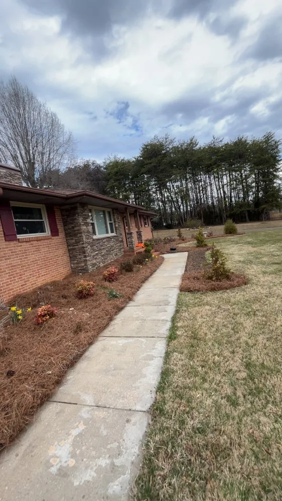 Local lawn mowing service experts serving Pinnacle, NC - Linville’s Mowing and Landscape