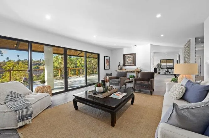 Professional lawn care service experts serving San Marino, CA - Linwood Richards Construction