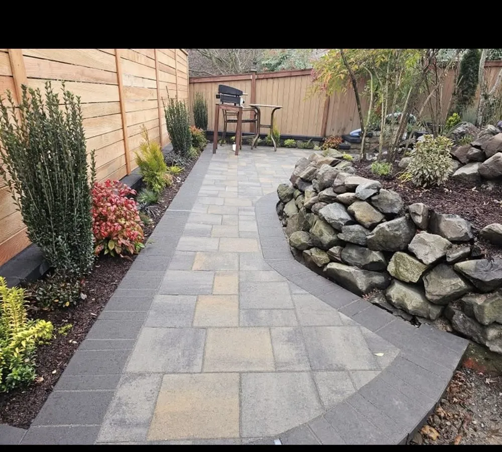 Expert lawn care service experts serving Seattle, WA - Lio landscaping