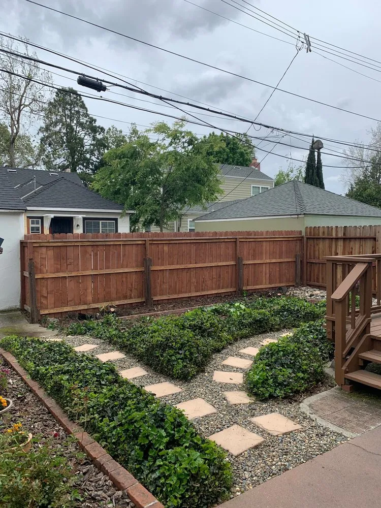 Custom garden landscaping experts serving Sacramento, CA - Lion Landscape & Develpoment