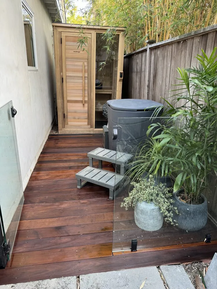 Affordable lawn care service experts serving Los Angeles, CA - Lion Landscape