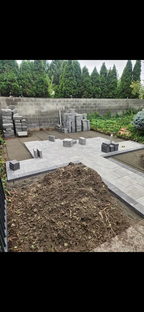 Top-rated garden landscaping for beautiful yards in Kennewick, WA by Lion Landscaping & Maintenance