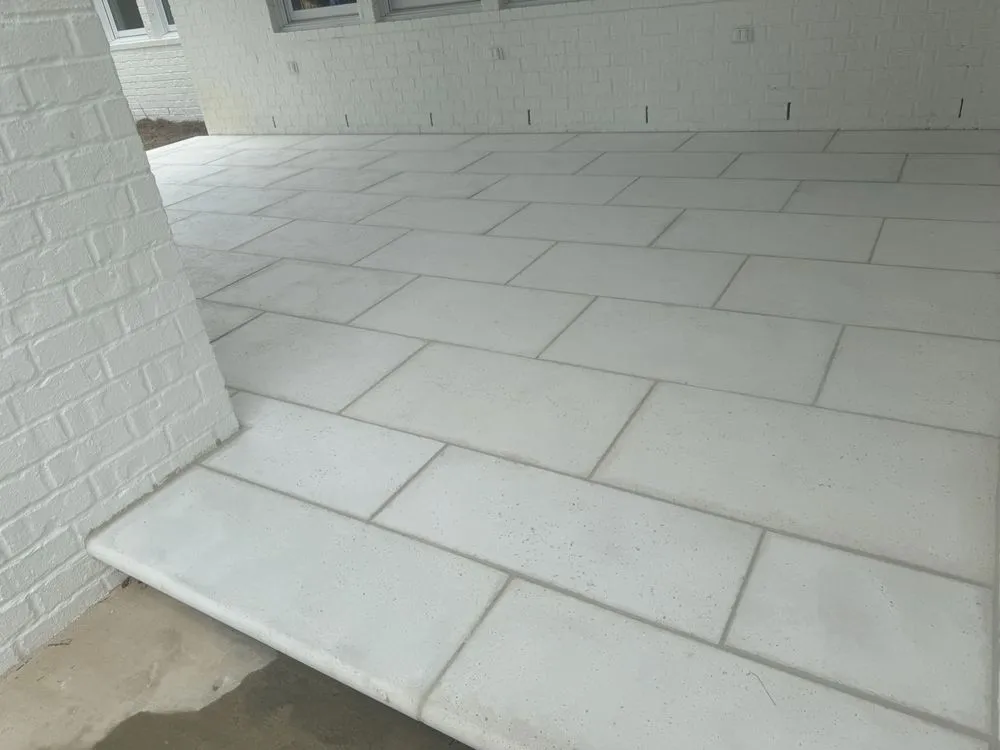 Custom residential landscaping in Mobile, AL by Lions Business Pro