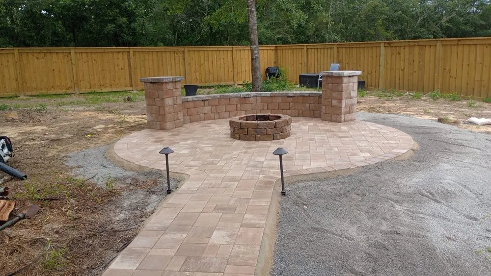 Professional lawn care service near you across Mobile, AL - Lions Business Pro