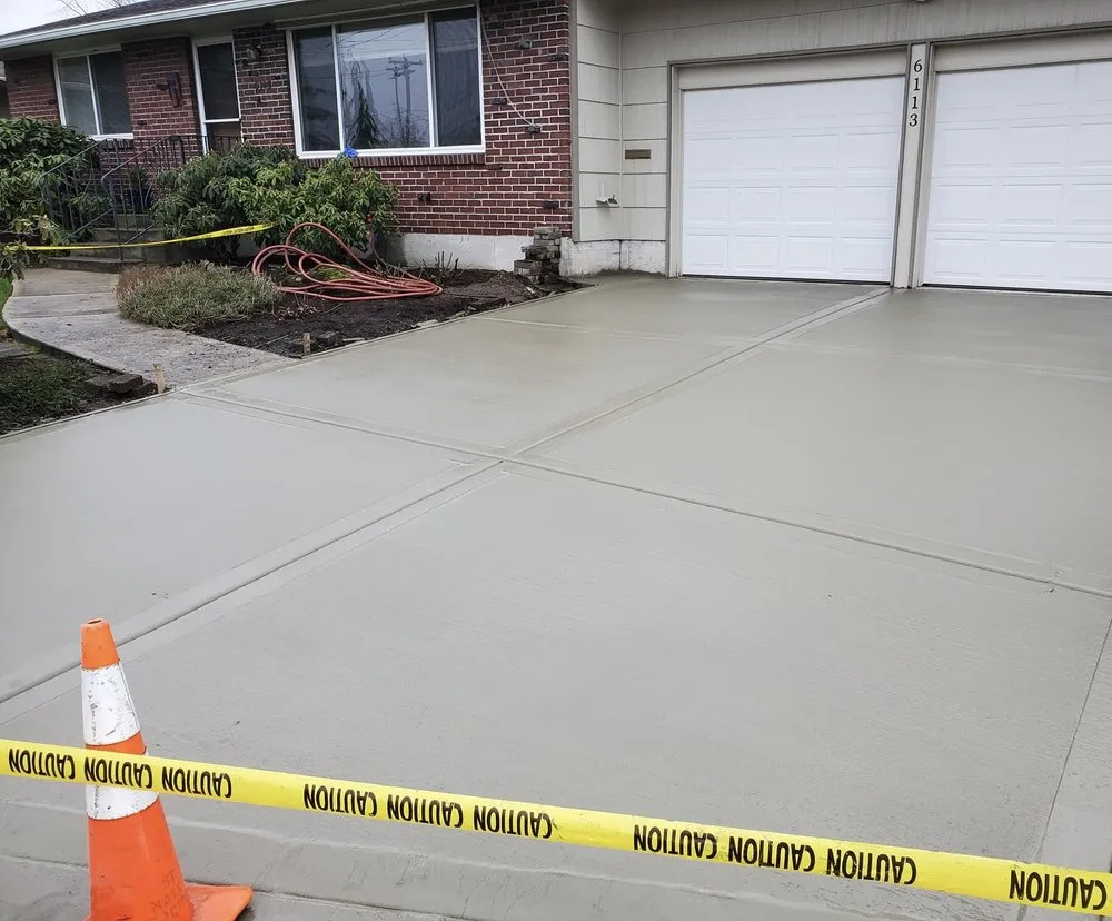 Custom landscape design in Lakewood, WA by Lions Concrete & Landscape