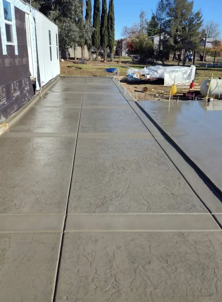 Reliable lawn care service for homes in Lakewood, WA by Lions Concrete & Landscape