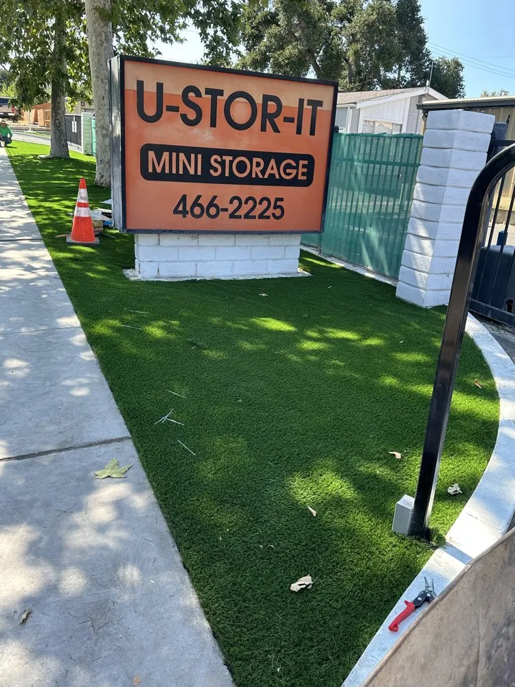 Reliable yard cleanup service for residential properties across Paso Robles, CA - Lion's Landscaping