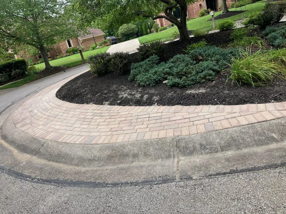 Local landscape installation experts serving Middletown, OH - Lions Tree & Landscaping