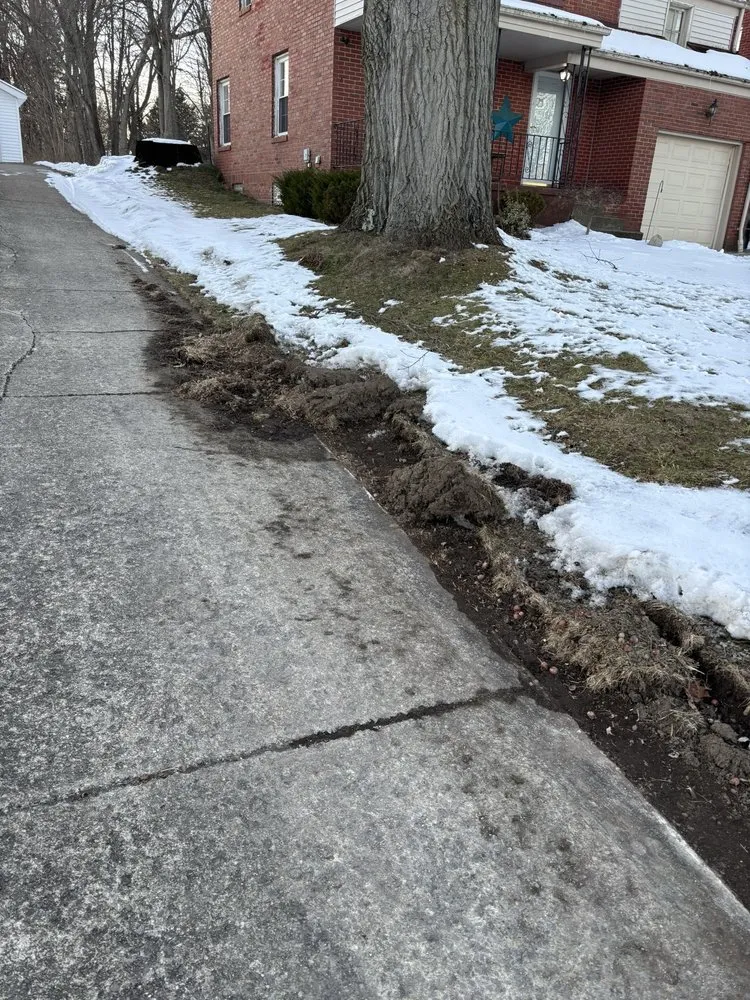 Top-rated yard cleanup service in New Middletown, OH - Lipscomb’s Lawncare