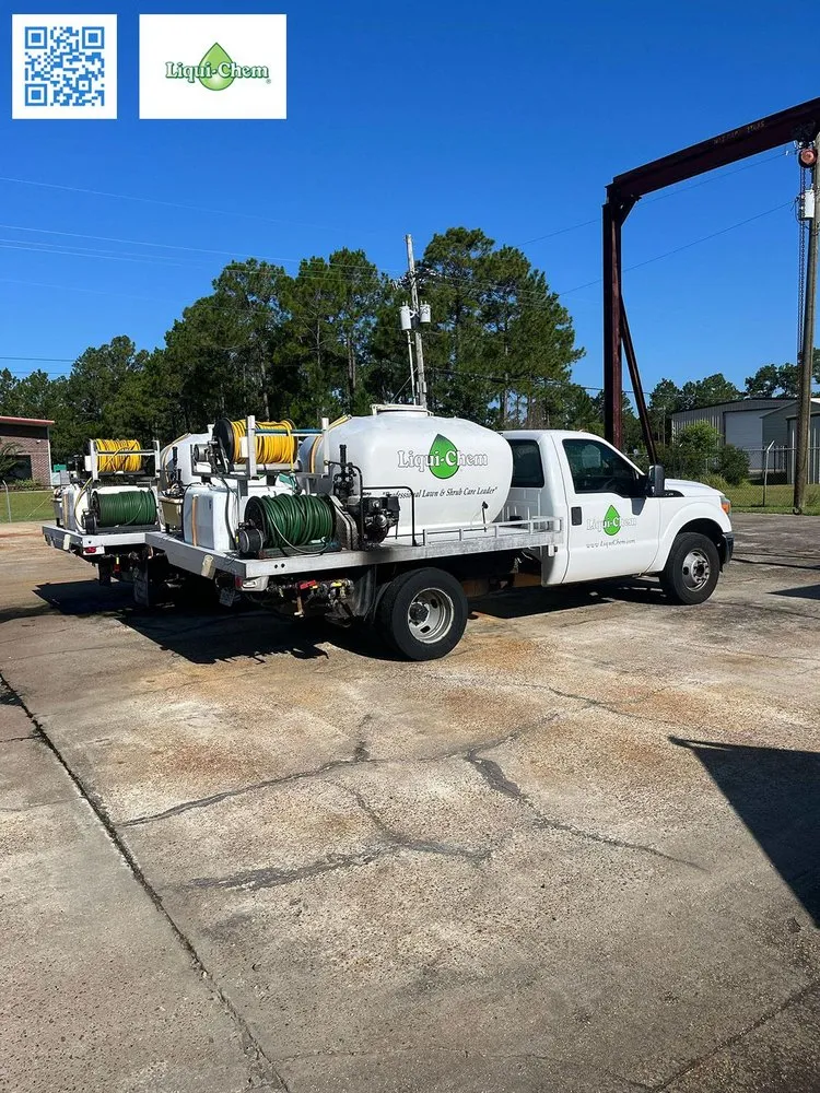 Custom yard cleanup service with custom design across Ocean Springs, MS - Liqui-Chem Lawn & Shrub Care