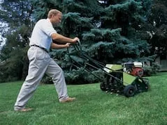 Liqui Green Turf & Tree Care Logo