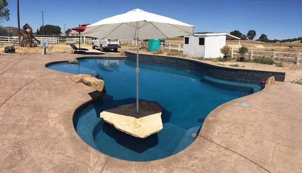 Custom yard maintenance experts serving Valley Springs, CA - Liquid FX Pools