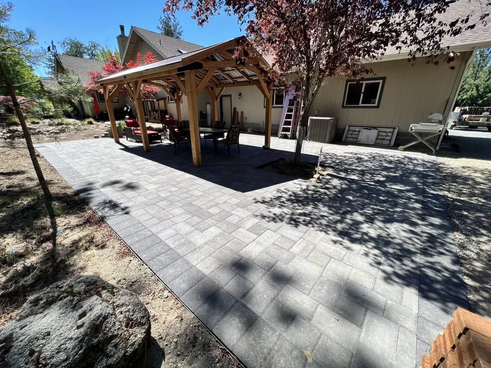 Top-rated outdoor landscaping in Medford, OR by Liquid Green Lawn & Landscape Maintenance