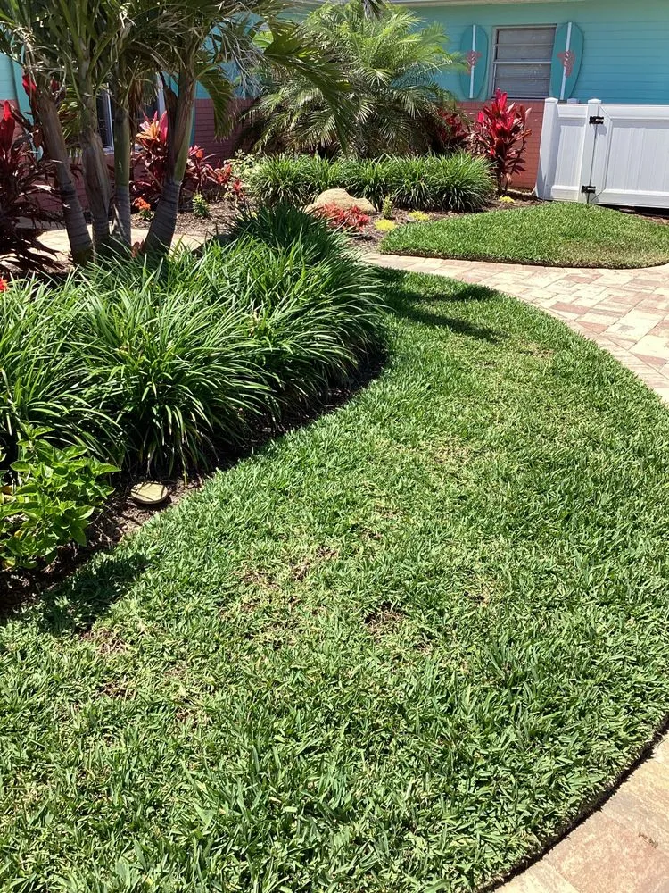Professional landscaping services in Daytona Beach, FL - Liquid Lawn