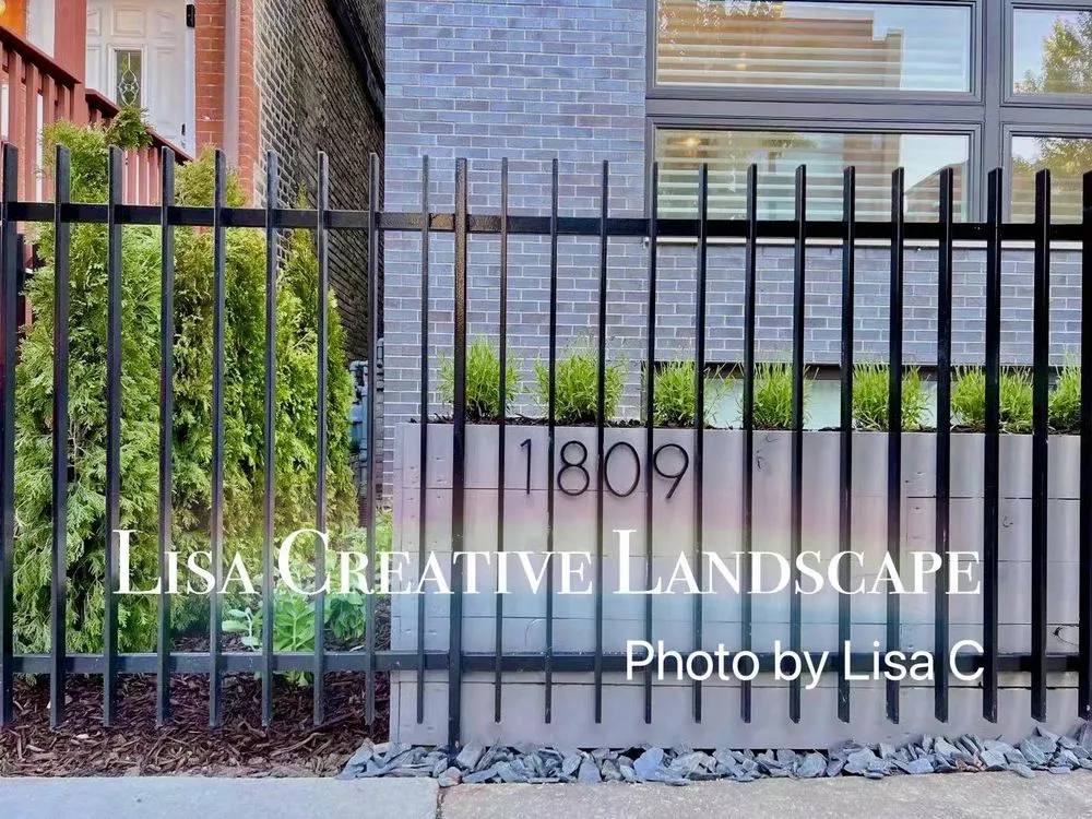 Reliable landscape design in Chicago, IL by Lisa Creative Landscape