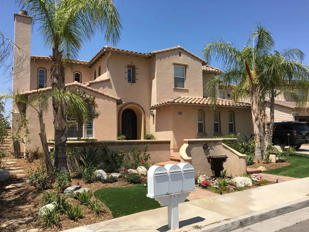 Professional outdoor landscaping for homes in Santa Clarita, CA by Lisa Esposito Design