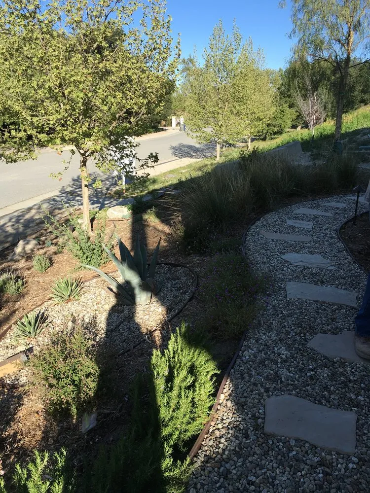 Custom garden landscaping experts serving Santa Clarita, CA - Lisa Esposito Design