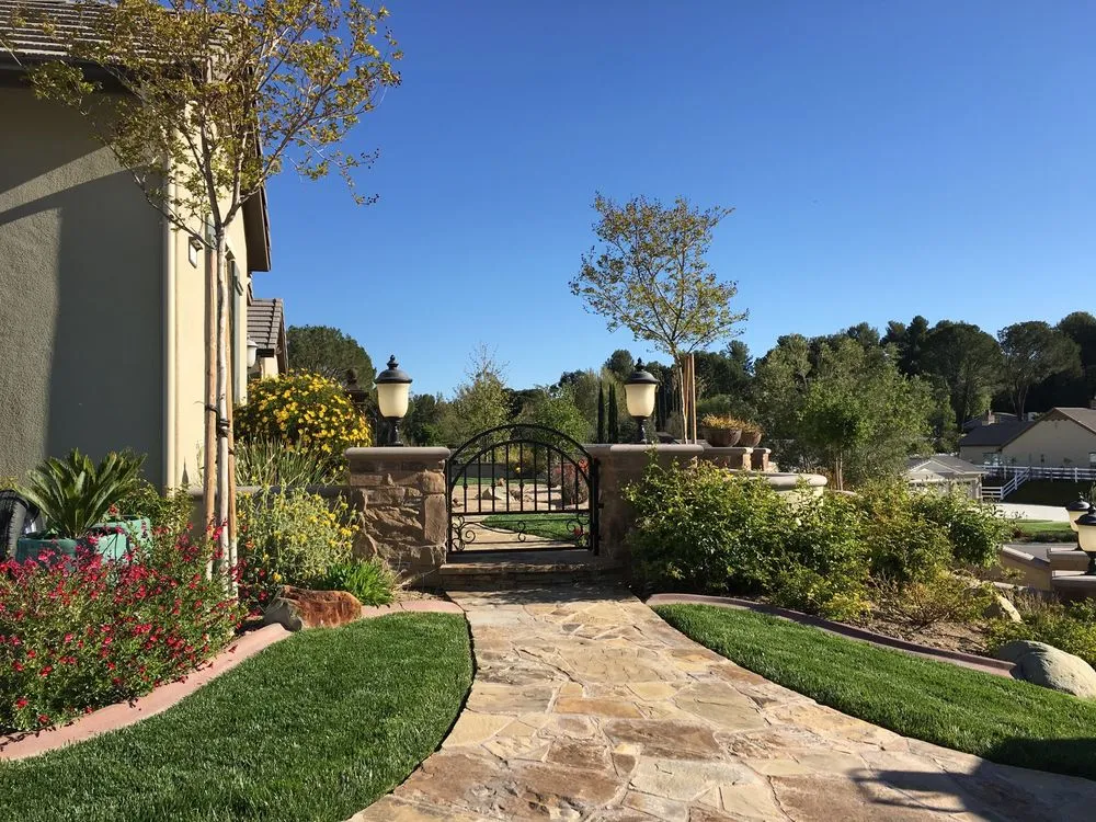 Professional lawn care service experts serving Santa Clarita, CA - Lisa Esposito Design