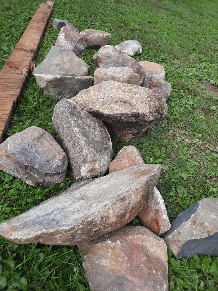 Affordable outdoor landscaping experts serving Montgomery, MI - Lisha's Lawn Pimping