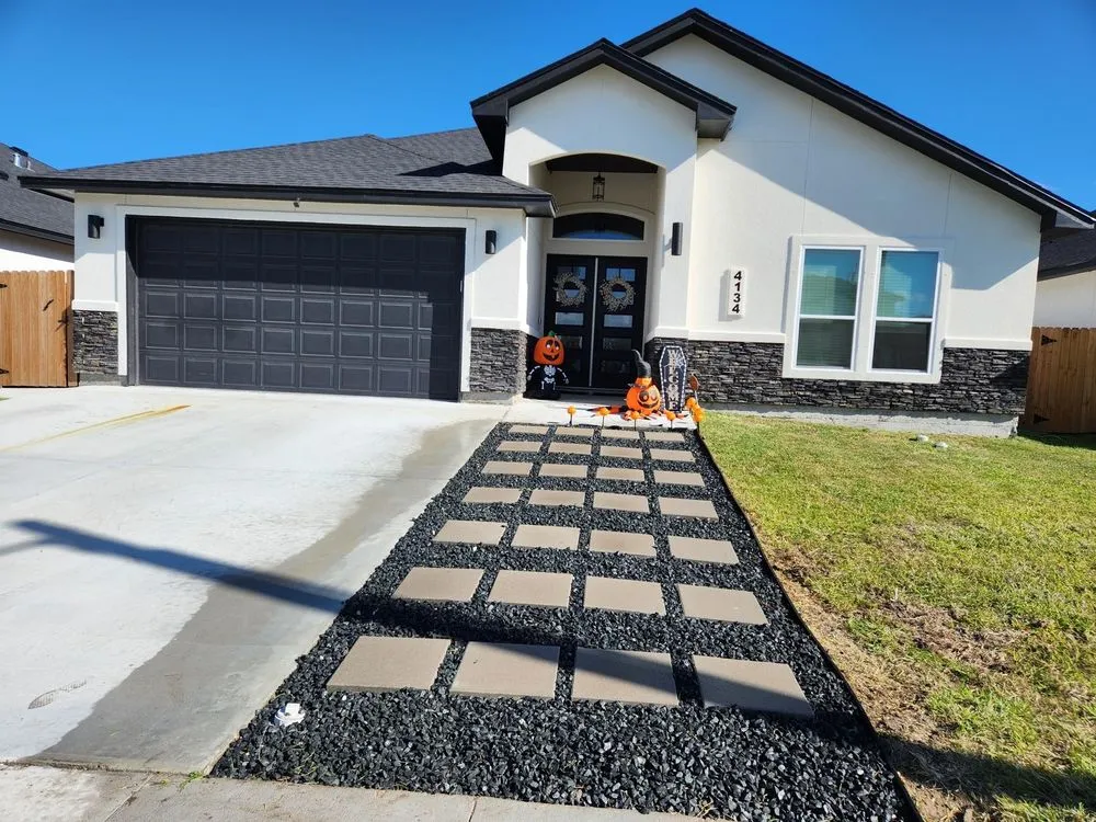 Affordable lawn care service for beautiful yards across Corpus Christi, TX - Élite Landscaping Services and More