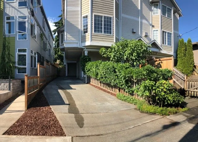 Professional yard cleanup service for year-round maintenance across Seattle, WA - Lito's Quality Garden