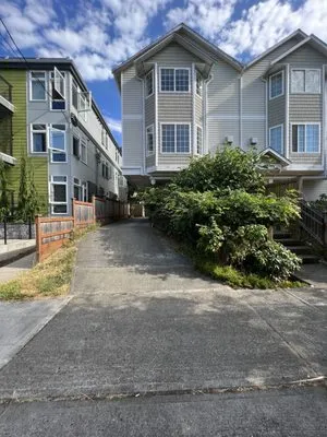 Lito's Quality Garden Logo