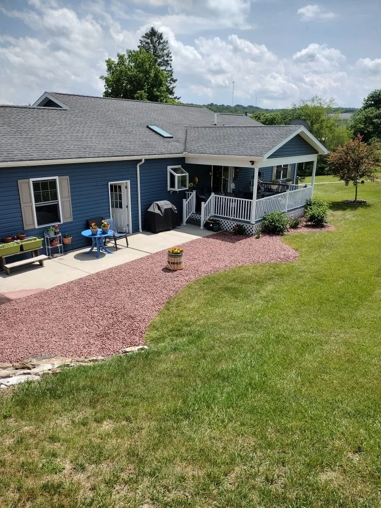 Local lawn mowing service experts serving Johnstown, PA - Litterine Landscaping