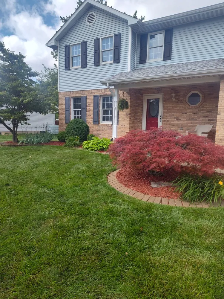 Custom lawn mowing service for beautiful yards across Edwardsville, IL - Little Ant Landscaping