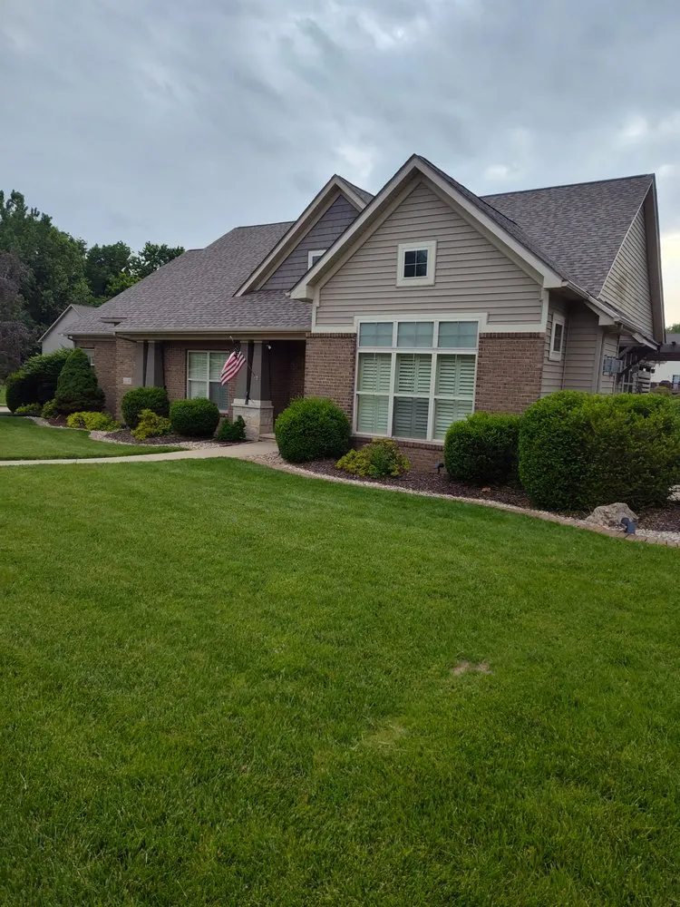 Professional yard maintenance in Edwardsville, IL - Little Ant Landscaping