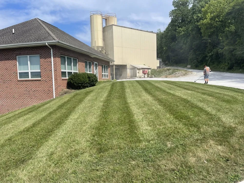 Reliable garden landscaping experts serving Christiansburg, VA - Little Bear Lawn Care