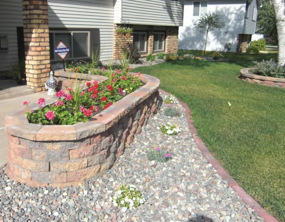 Top-rated yard cleanup service in Blaine, MN by Little Buddies Services