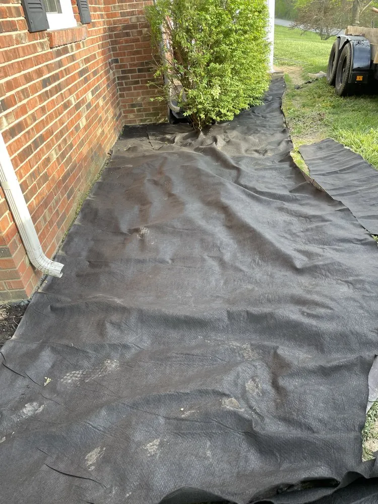 Local yard cleanup service in Harrodsburg, KY by Little Bush Lawn Service