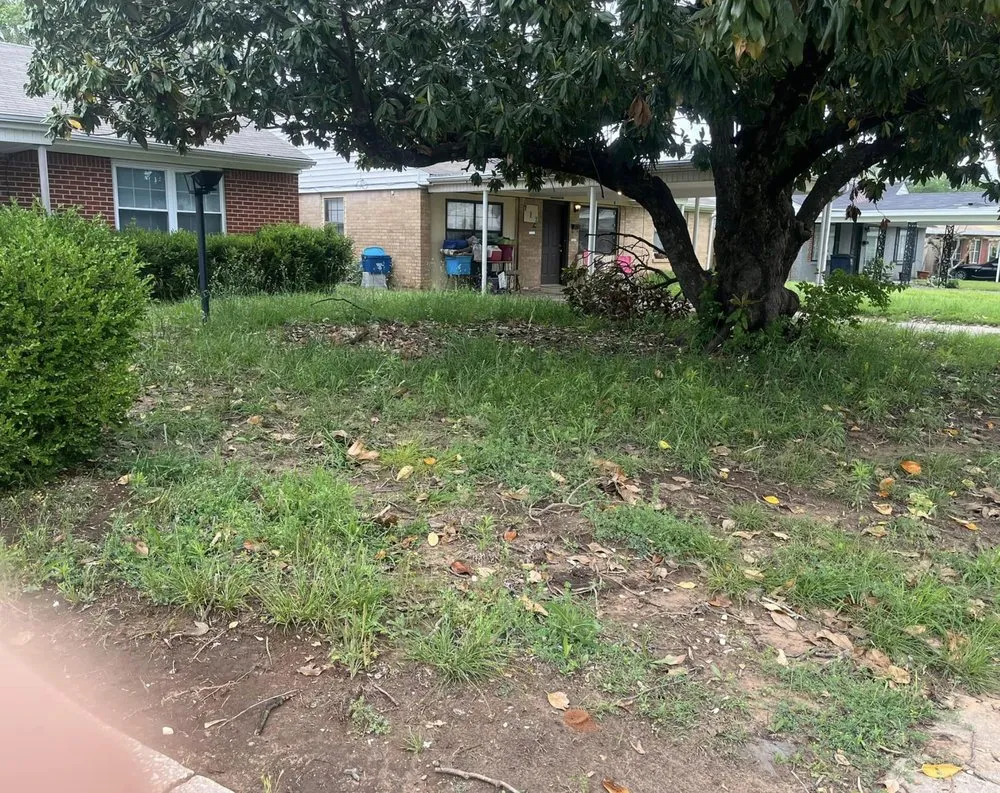 Reliable lawn mowing service in Tecumseh, OK - Little Footes Landscaping