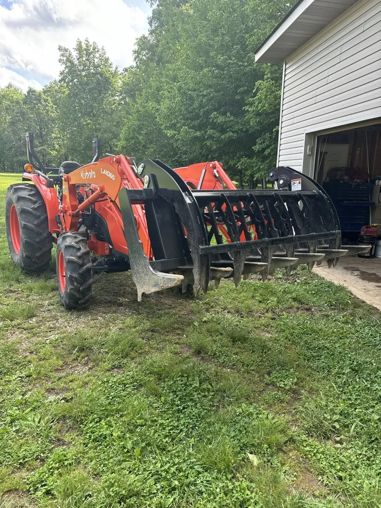 Custom yard cleanup service for beautiful yards in Maryville, TN by Little Haven Farms