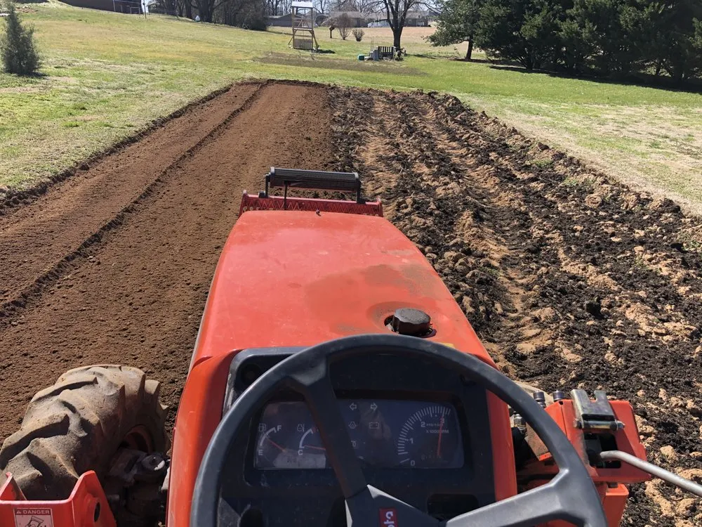 Expert lawn care service in Maryville, TN - Little Haven Farms