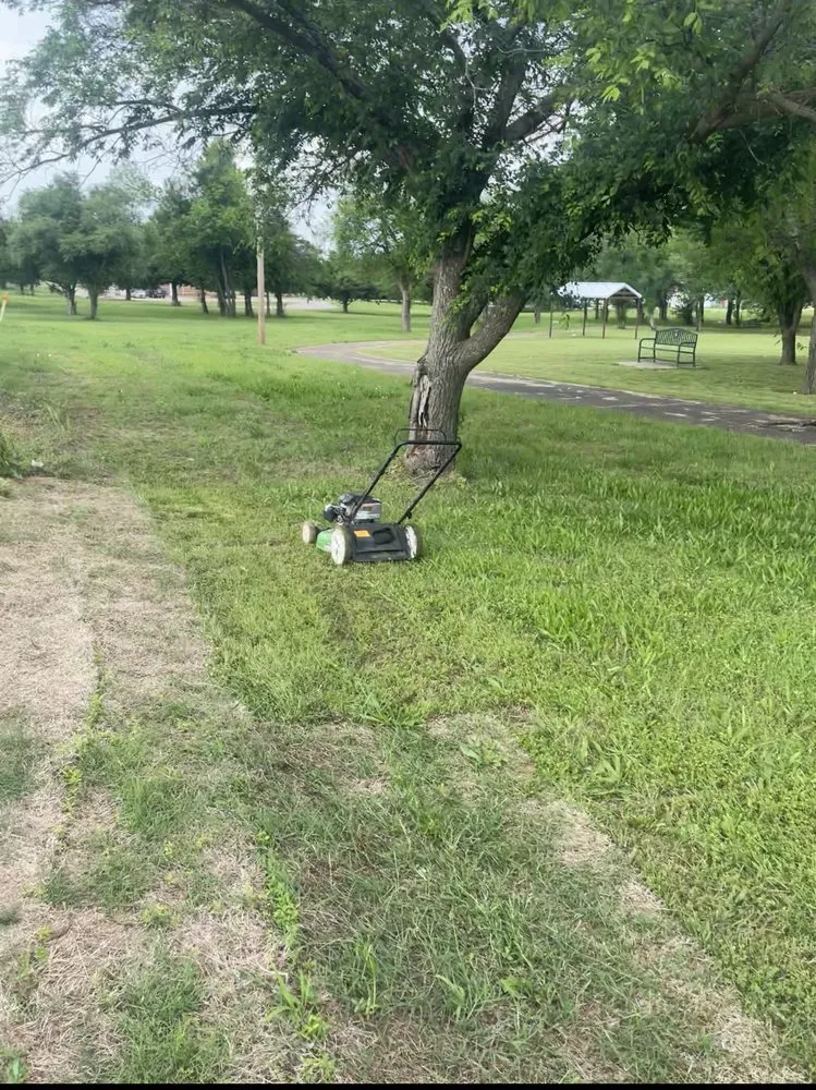 Expert yard maintenance in Oklahoma City, OK - Little Jacobs Lawn Care