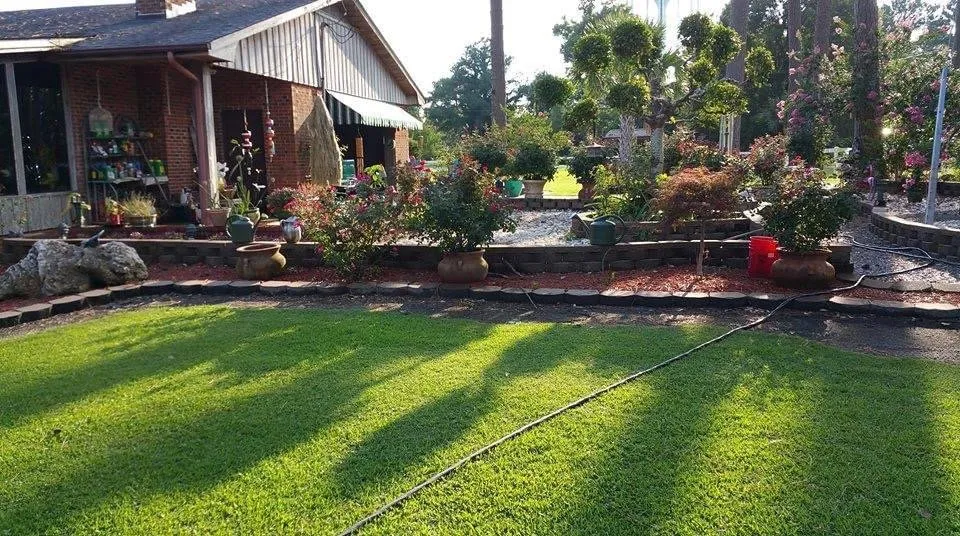 Professional landscaping services experts serving Jacksonville, NC - Little Jim's Landscaping