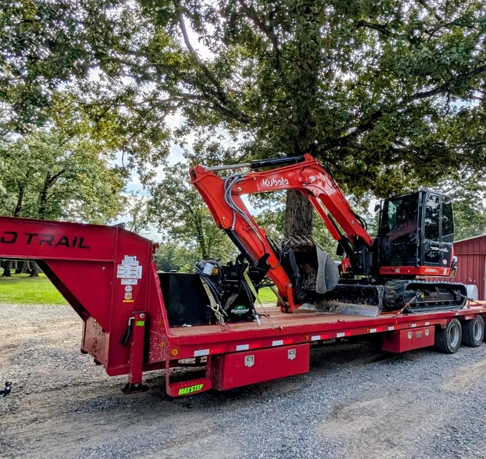 Top-rated yard cleanup service for year-round maintenance across Monroe, LA - Little Load Trucking and Tractor Work