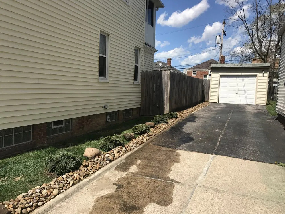 Trusted lawn care service in Mayfield Heights, OH by Little Mountain Landscape