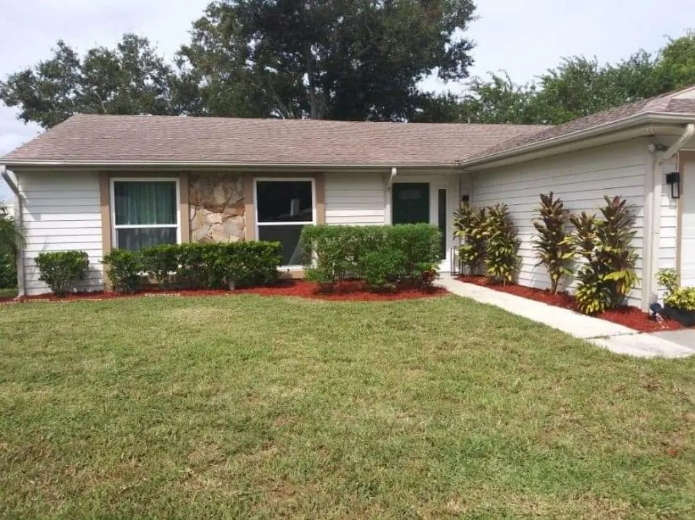 Local lawn mowing service with custom design across Ellenton, FL - Little River Lawn Service